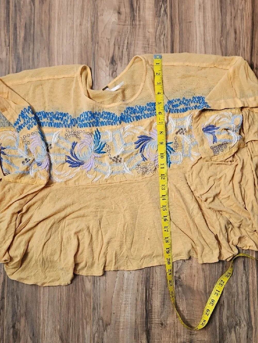 Free People Yellow Embroidered Women's Top - Boho Floral Accent Small